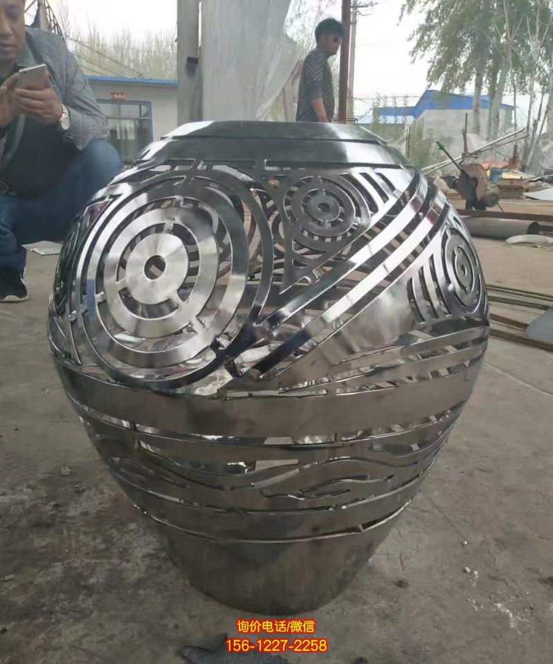 不銹鋼藝術(shù)水缸不銹鋼鏤空景觀缸雕塑 不銹鋼藝術(shù)水缸不銹鋼鏤空景觀缸雕塑