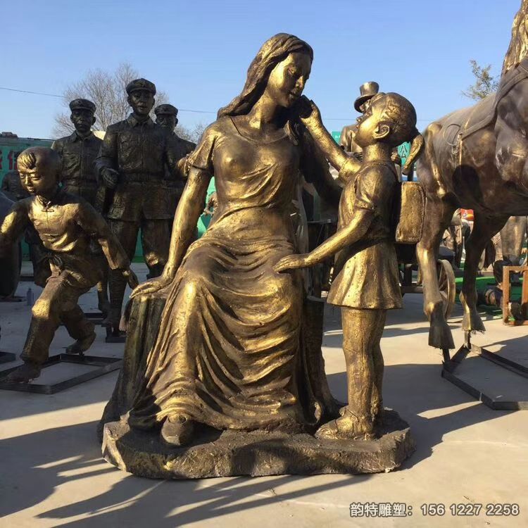 母子情雕塑04 母子情雕塑04