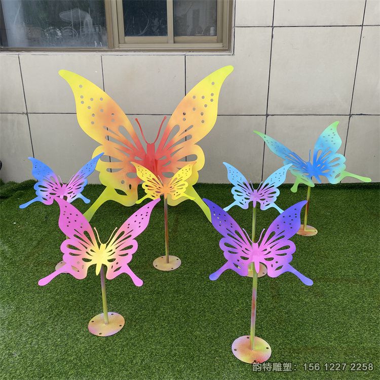 不銹鋼蝴蝶雕塑實(shí)拍圖 公園鏤空發(fā)光蝴蝶雕塑擺件